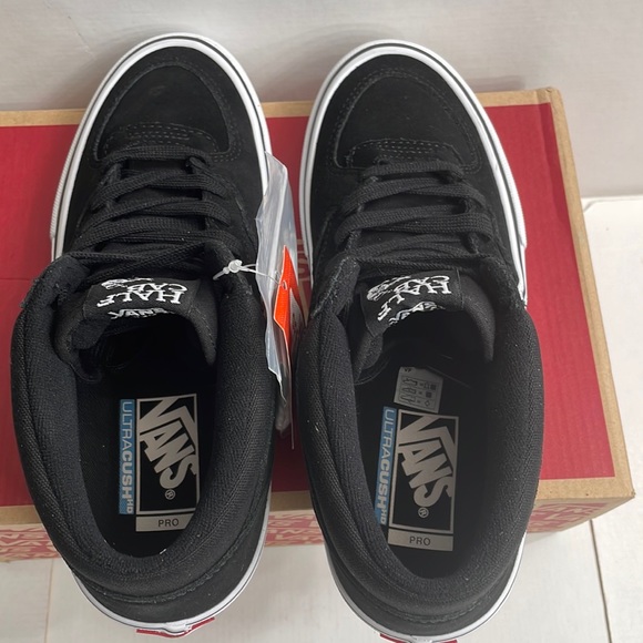 Vans men’s classic half cab Pro black and white - Picture 4 of 9